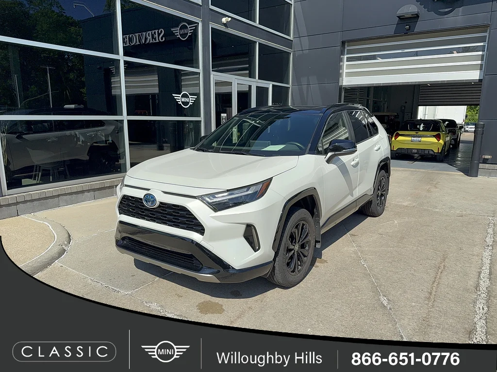 2022 Toyota RAV4 Hybrid XSE AWD's photo