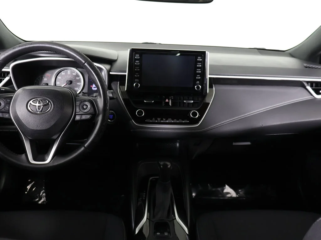 Used 2019 White Toyota SE image 31