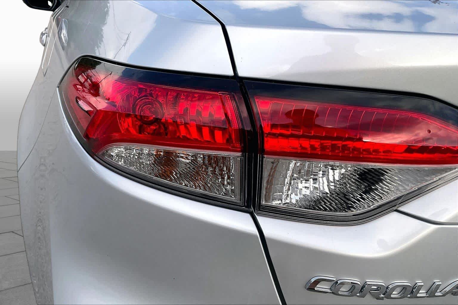 Used 2025 Classic Silver Metallic Toyota LE image 28