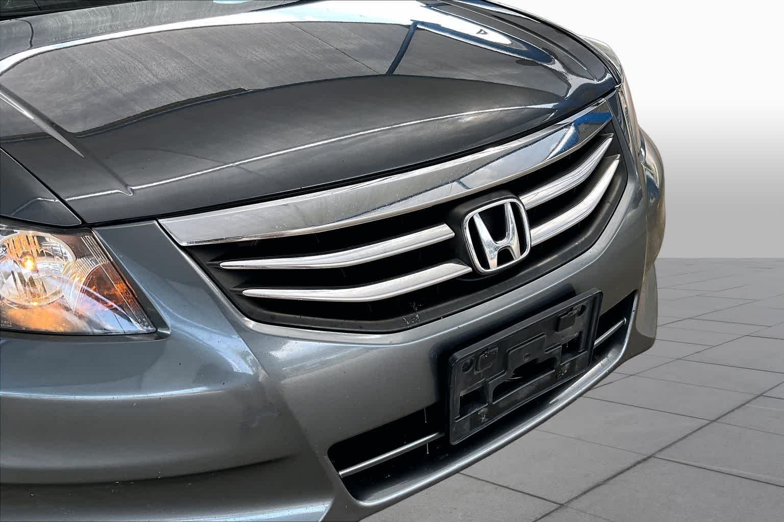 Used 2012 Polished Metal Metallic Honda LX Premium image 28