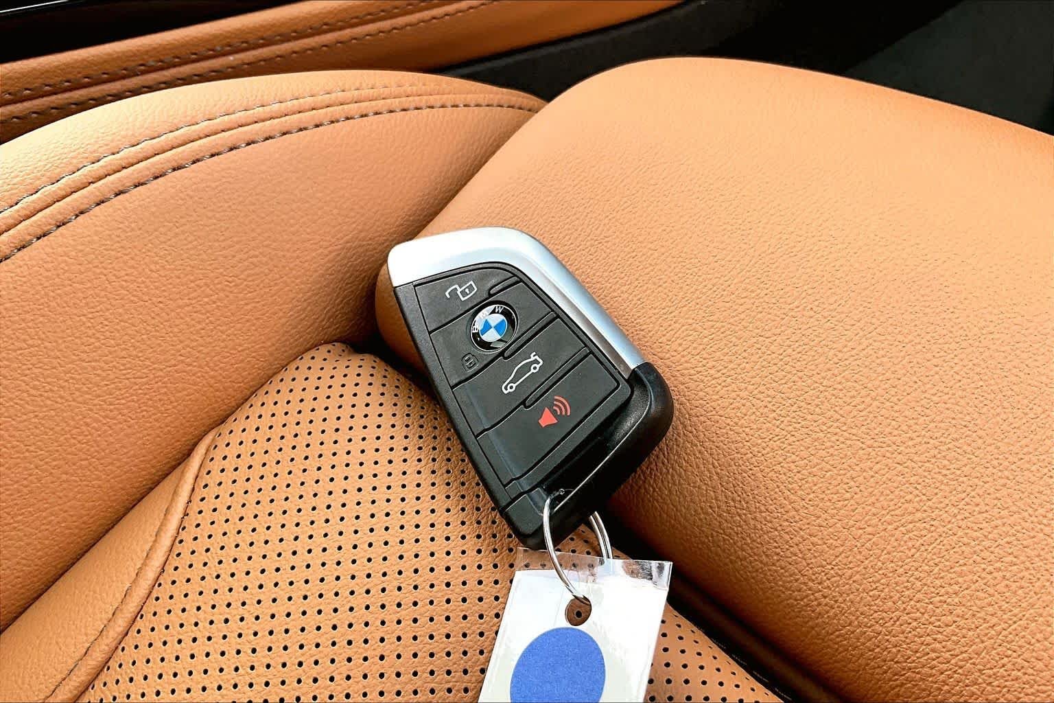 Used 2023 Piemont Red BMW xDrive30i image 14