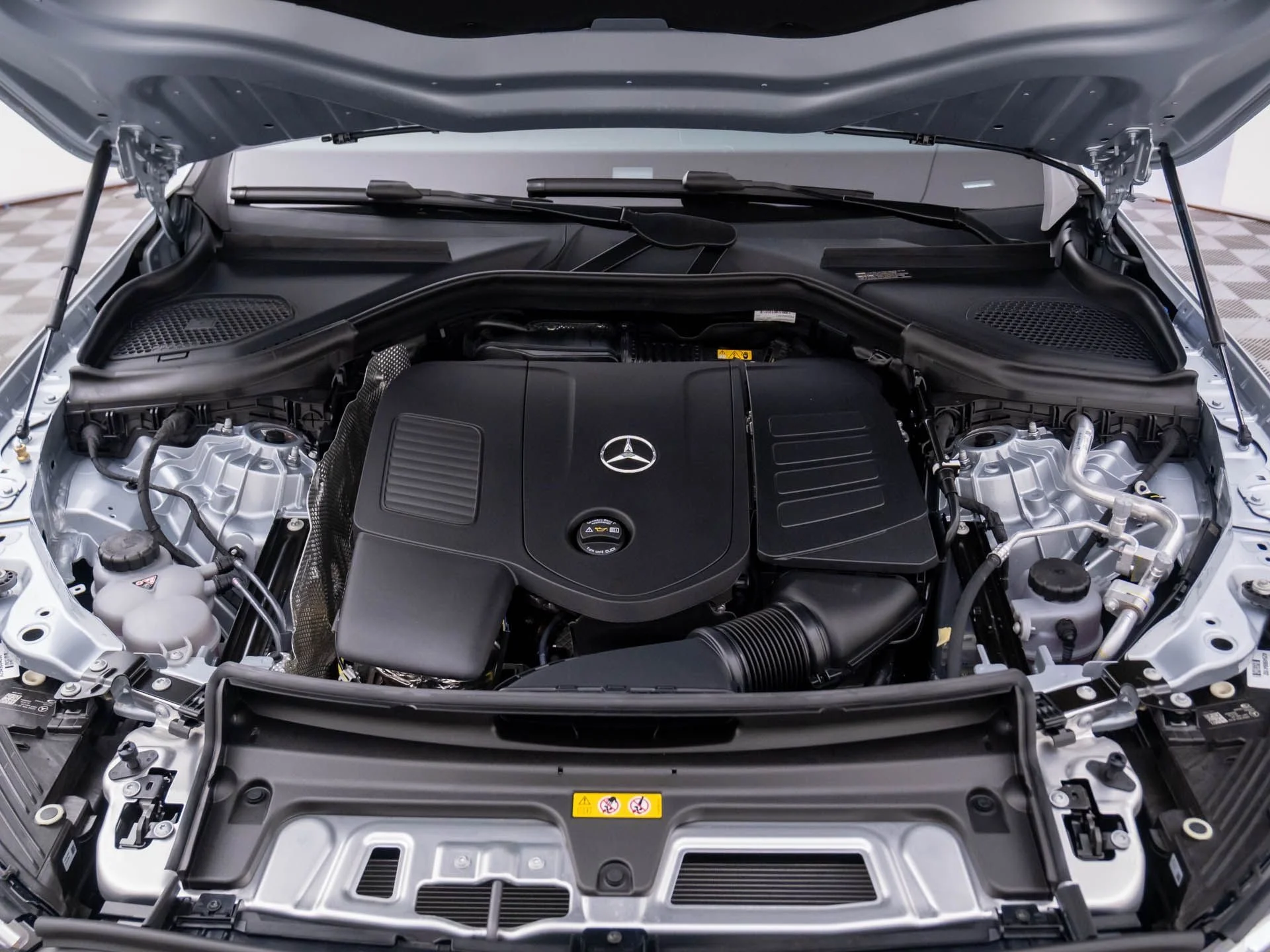 New 2026 Silver Mercedes-Benz GLC 300 image 32