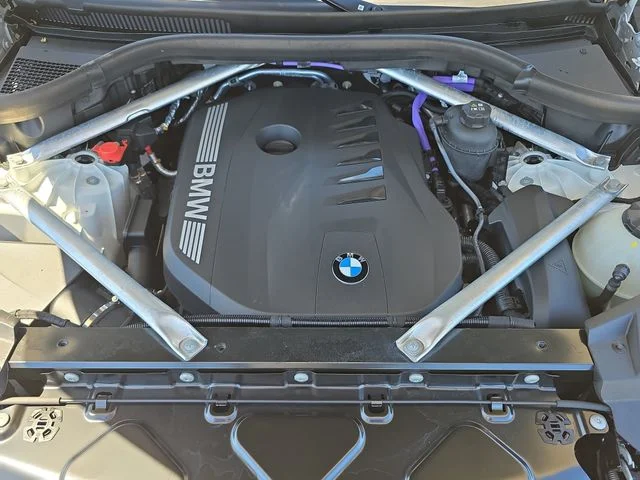 Used 2024 White BMW xDrive40i image 34