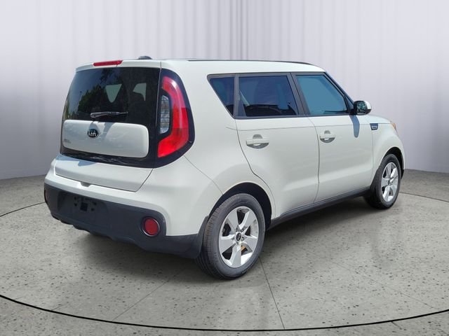 Used 2018 White Kia Base image 3