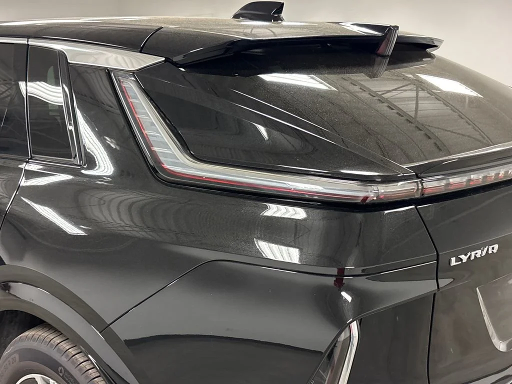 2025 Cadillac LYRIQ Luxury 2 - Photo 13