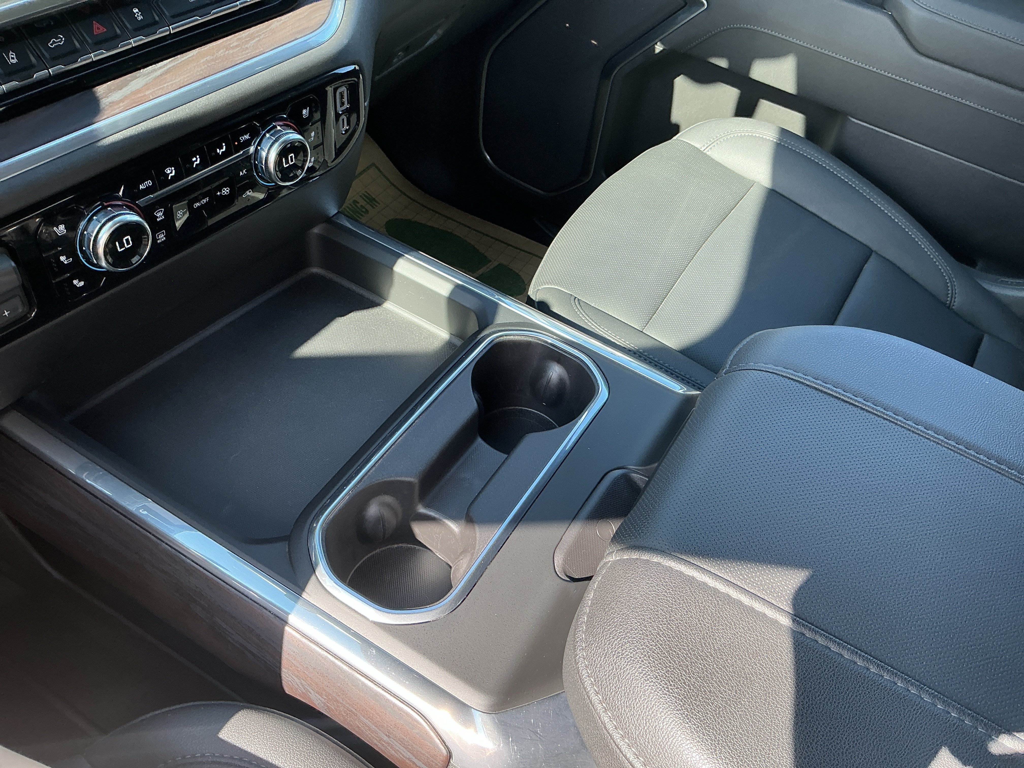 Used 2025 Sterling Metallic GMC SLT image 37