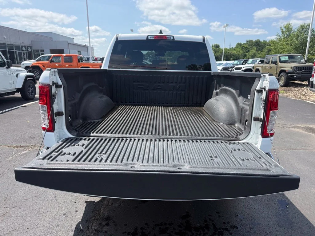 Used 2022 White Ram Big Horn/Lone Star image 49