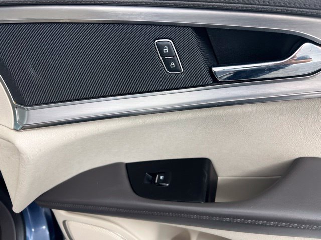 Used 2019 Blue Lincoln Standard image 25