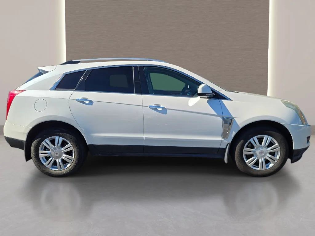 Used 2016 PLATINUM ICE TRICOAT Cadillac Luxury Collection image 5