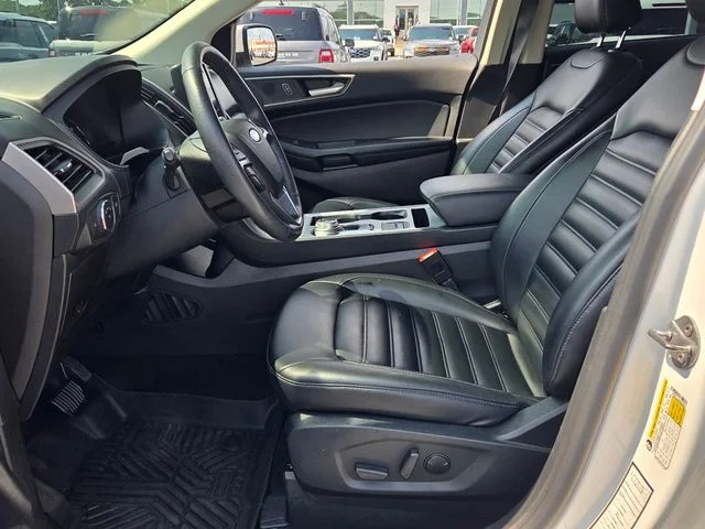 Used 2022 White Ford SEL image 11