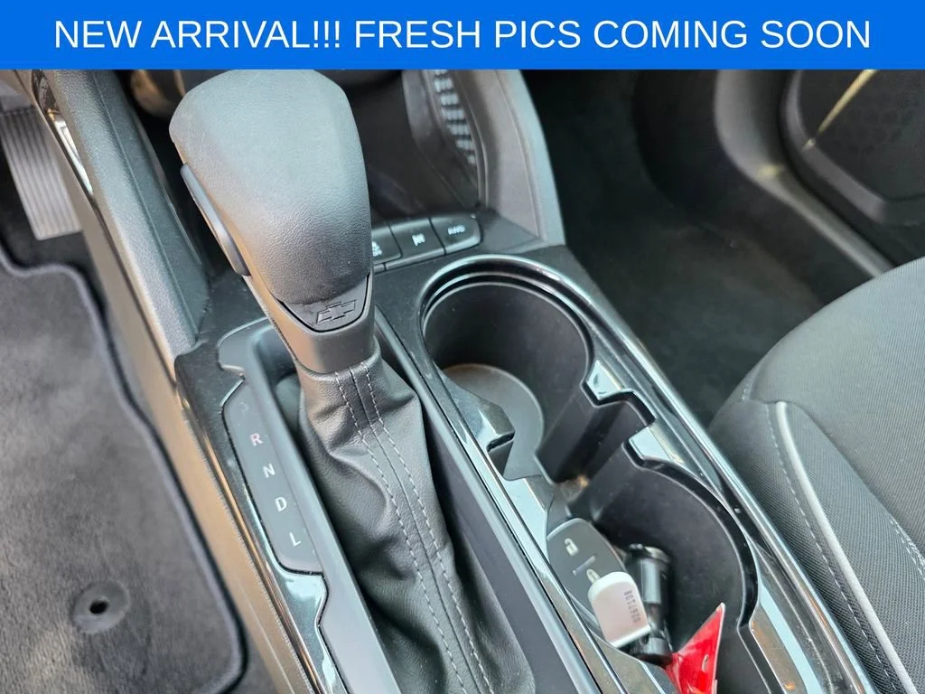 Used 2025 Mosaic Black Metallic Chevrolet LT image 10