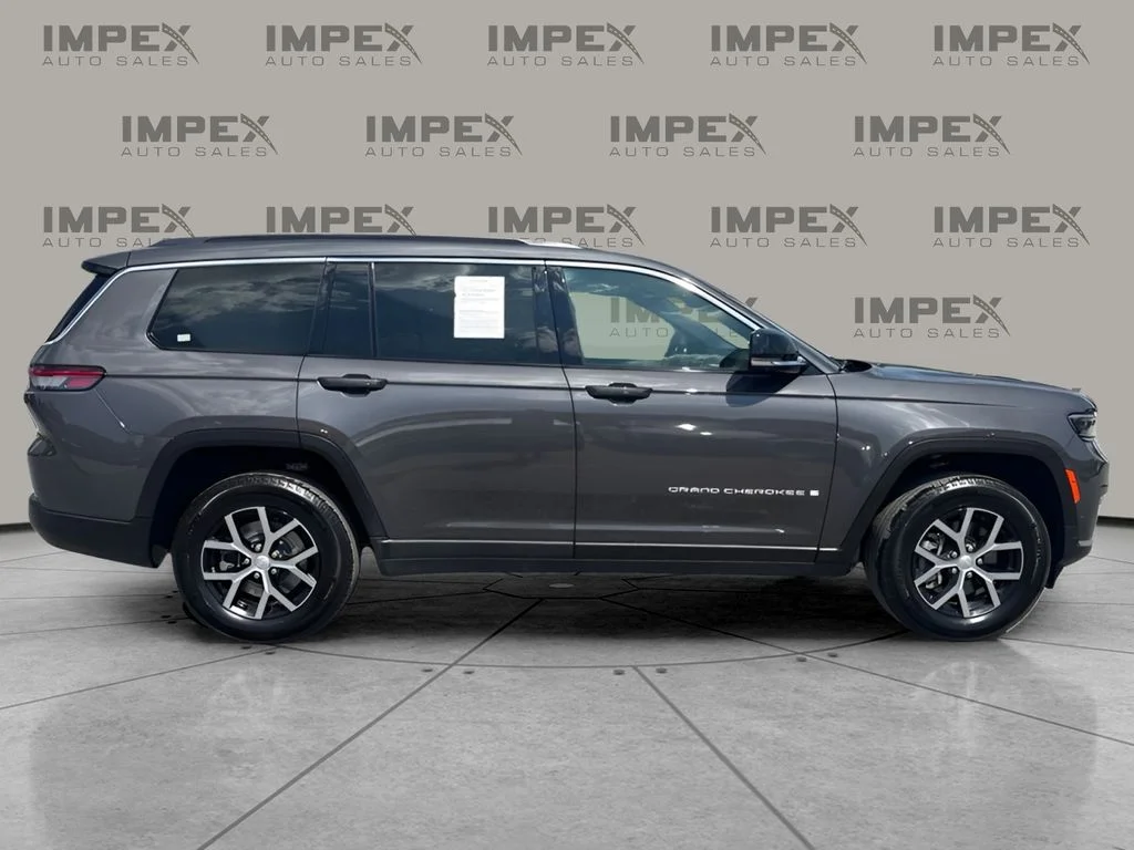 Used 2025 Gray Jeep Limited image 6