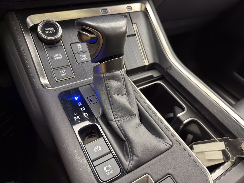 Used 2024 White Pearl Lexus 550 Luxury+ image 16