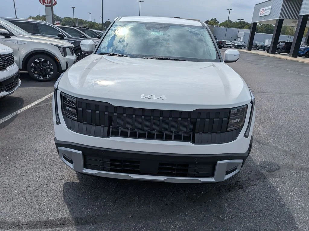 New 2027 Snow White Pearl Kia LX image 29