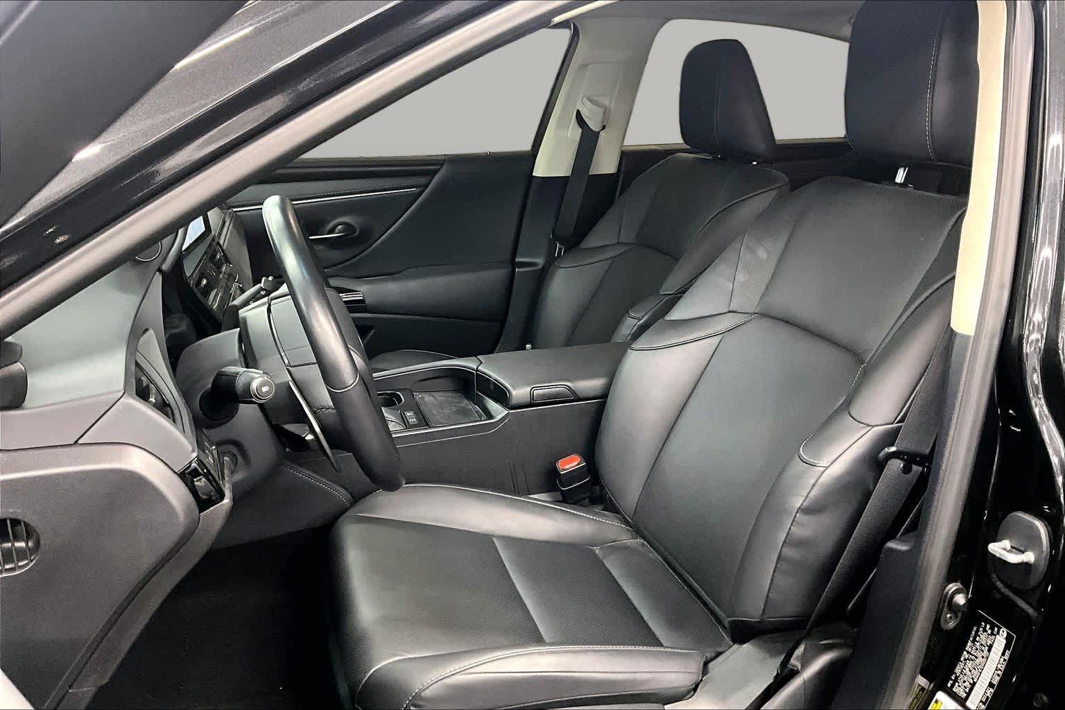Certified Used 2025 Caviar Lexus  image 8