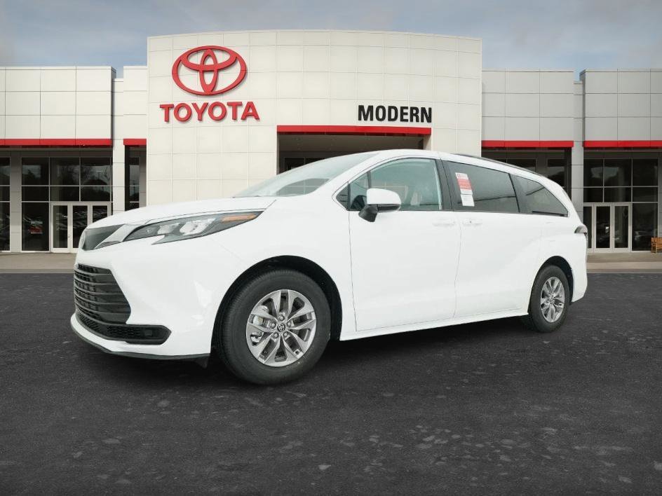 New 2026 Ice Cap Toyota LE image 15