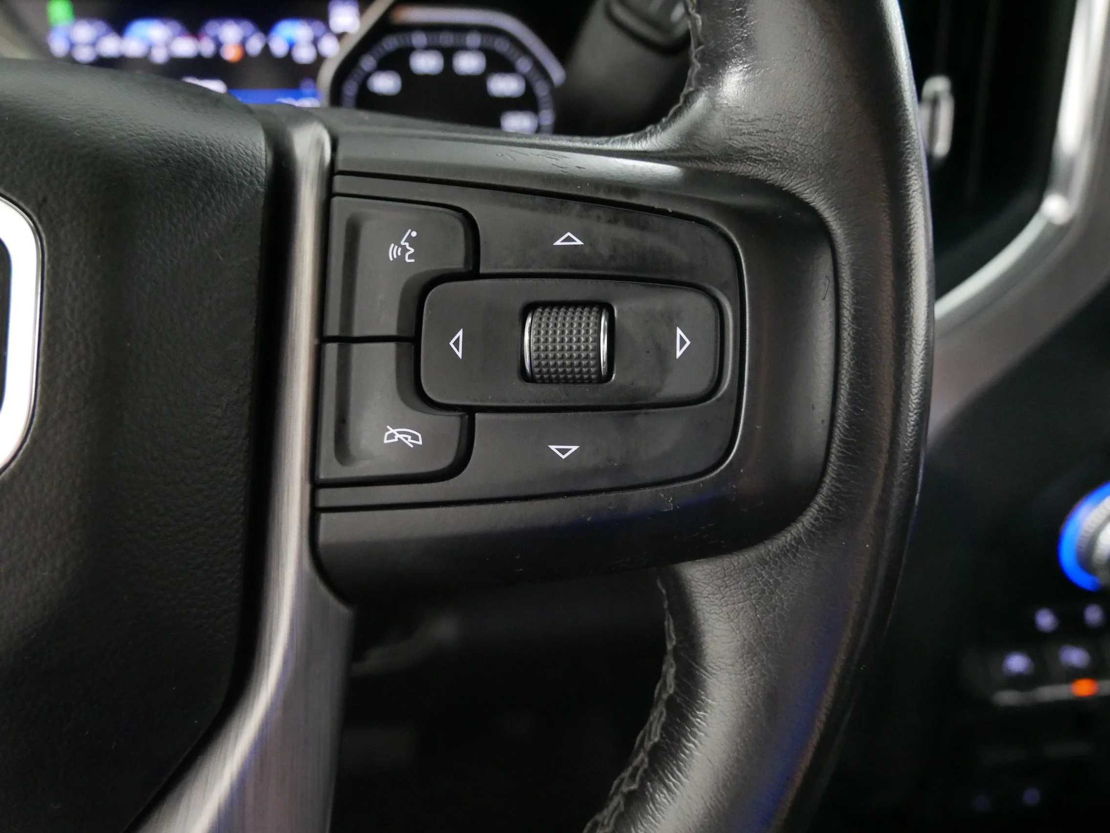 Used 2020 White Frost Tricoat GMC Denali image 28