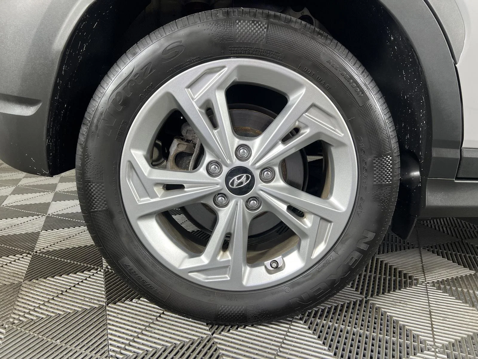 Used 2023 Cyber Silver Hyundai SEL image 11