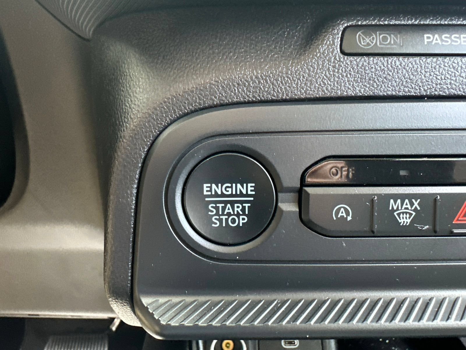 Used 2025 Oxford White Ford Big Bend image 31