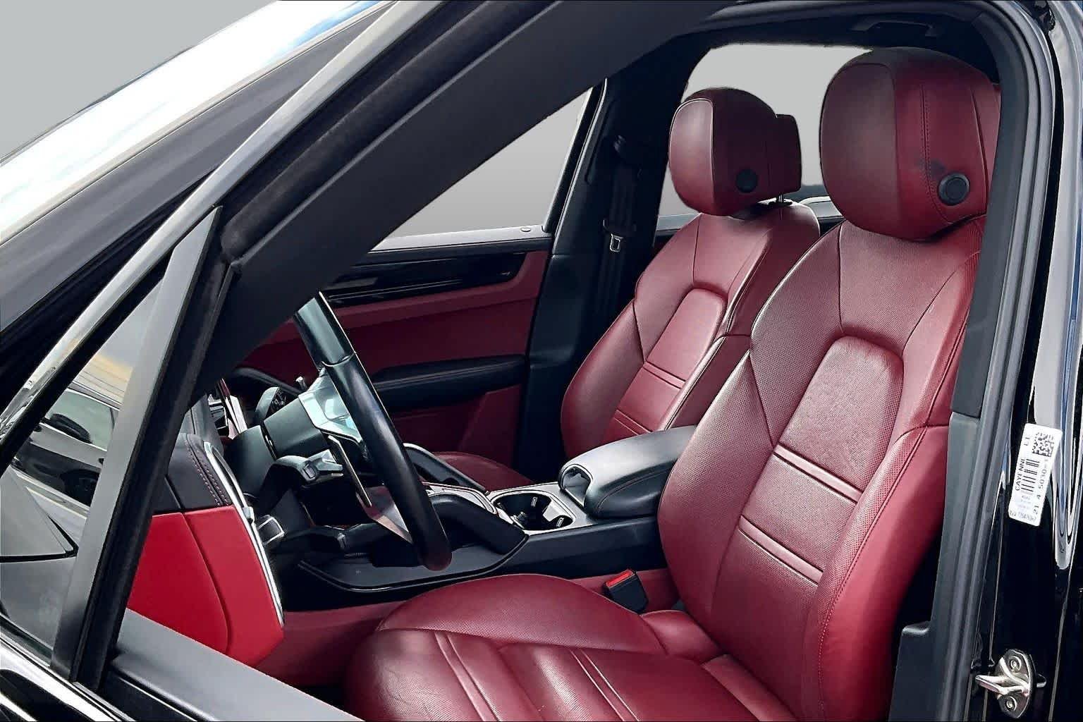 Used 2019 Black Porsche  image 6