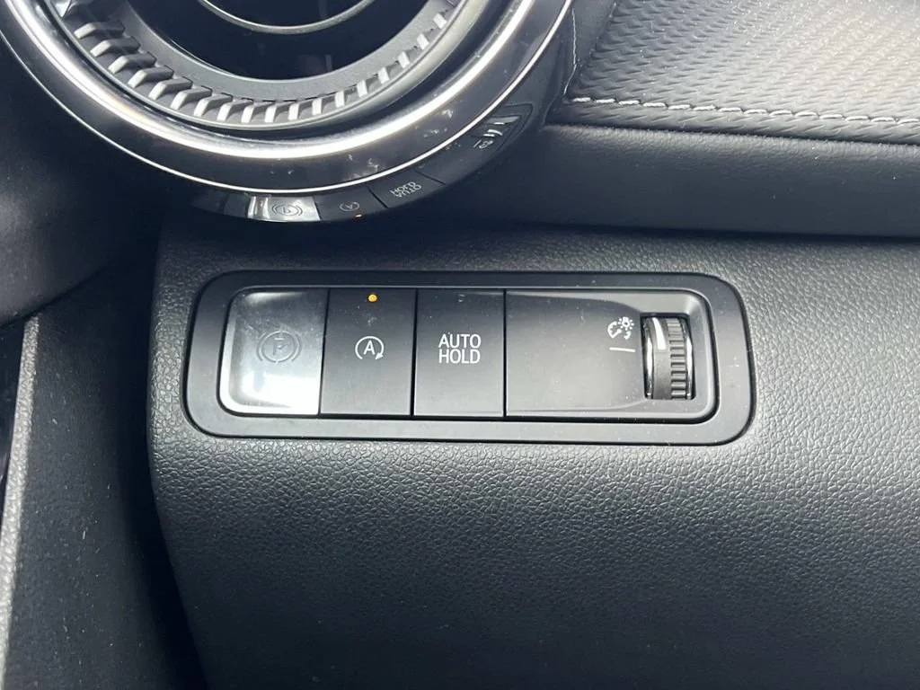 Used 2025 Summit White Chevrolet LT image 22