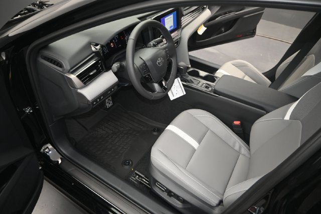 New 2026 Midnight Black Metallic Toyota SE image 4