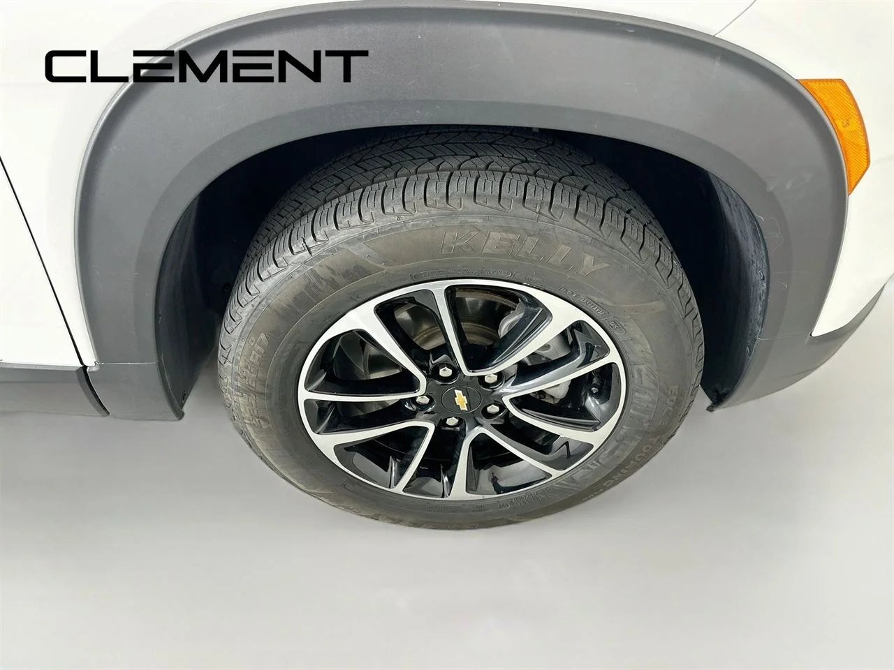 Certified Used 2025 Summit White Chevrolet LT image 34