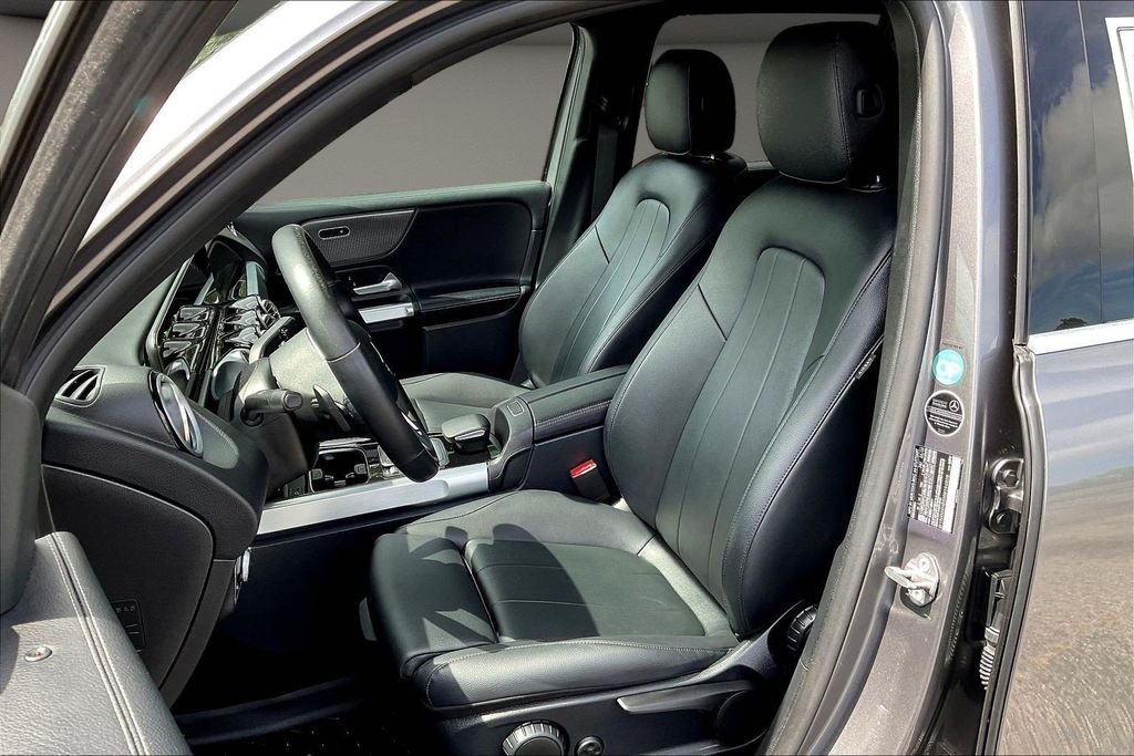 Used 2022 Gray Mercedes-Benz GLB 250 image 24