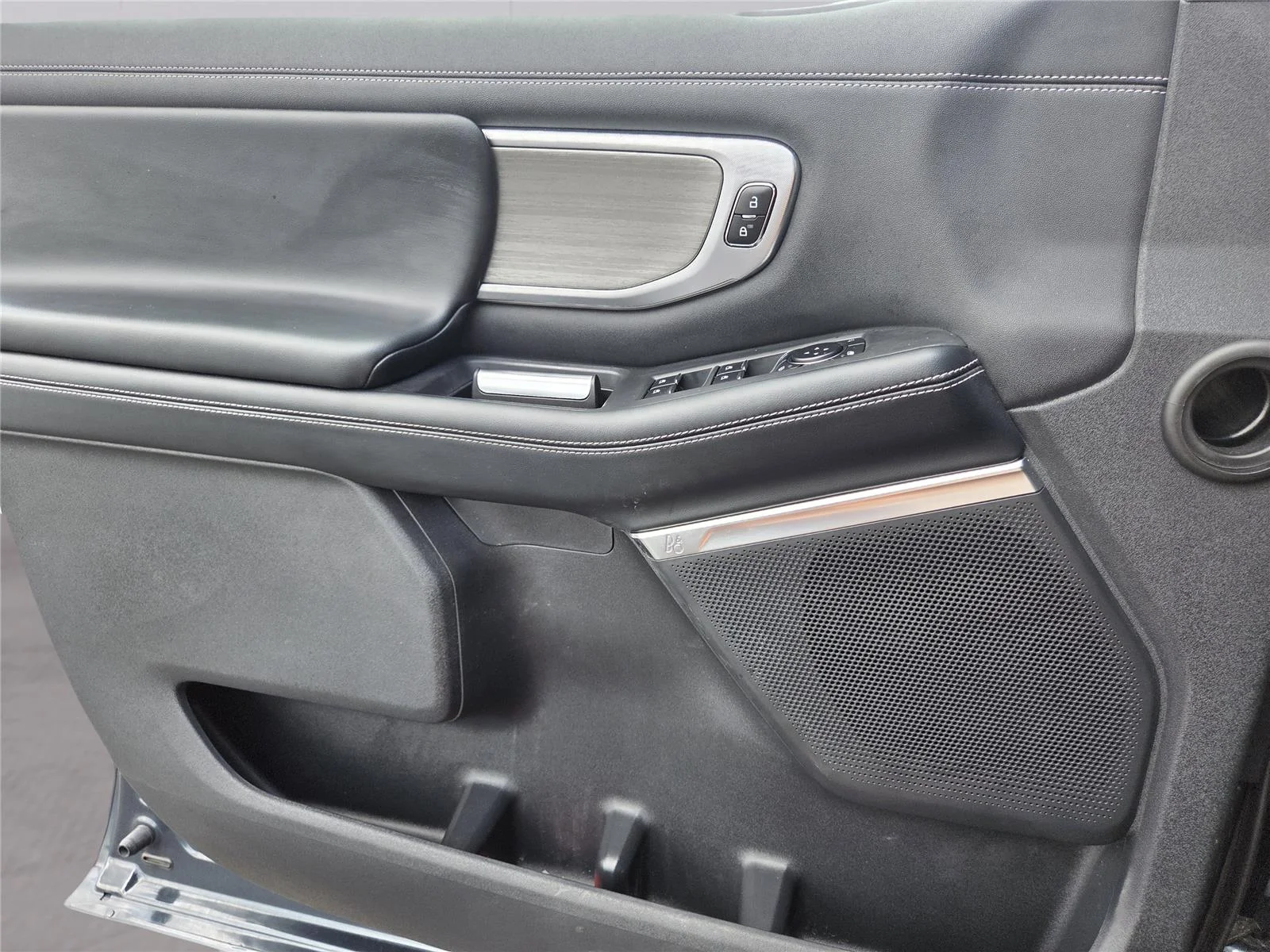 Used 2025 Stone Blue Ford Platinum image 19