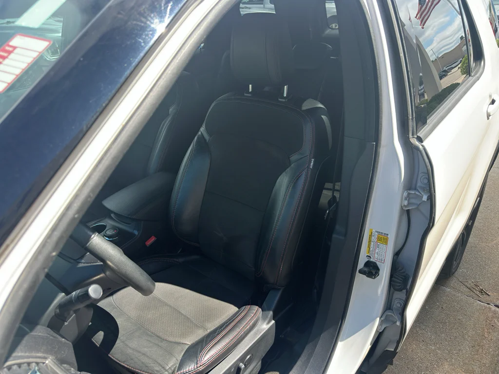 Used 2018 White Platinum Metallic Tri-Coat Ford XLT image 26