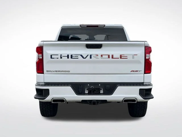 Used 2022 White Chevrolet RST image 28