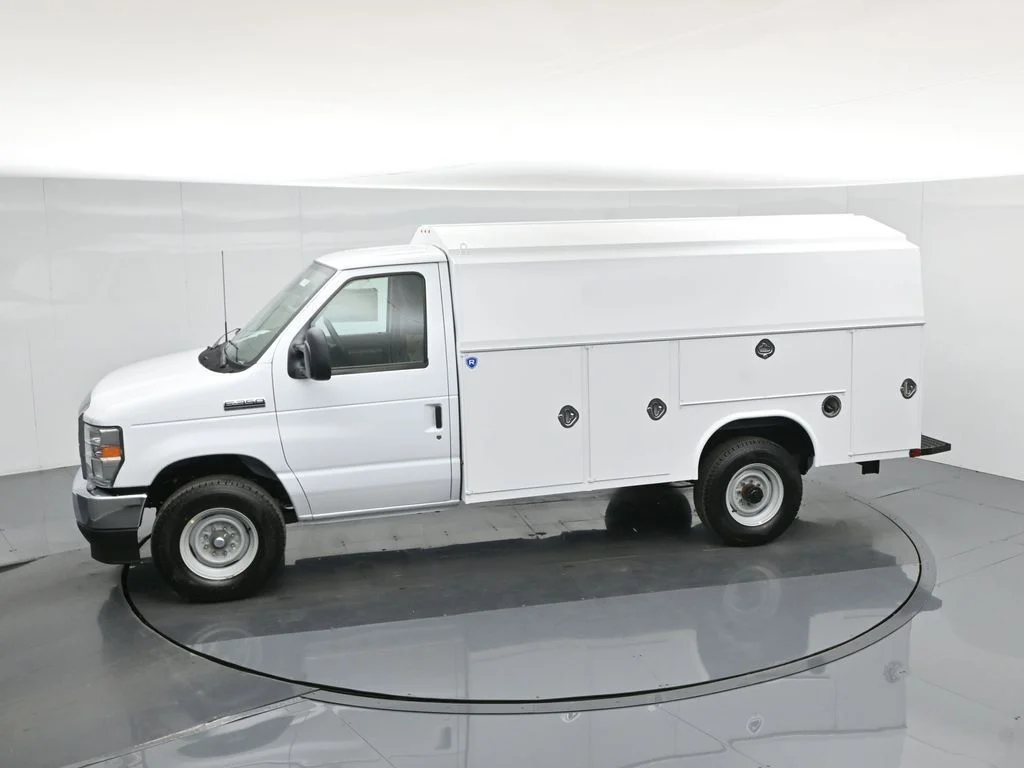 New 2026 White Ford Base image 78
