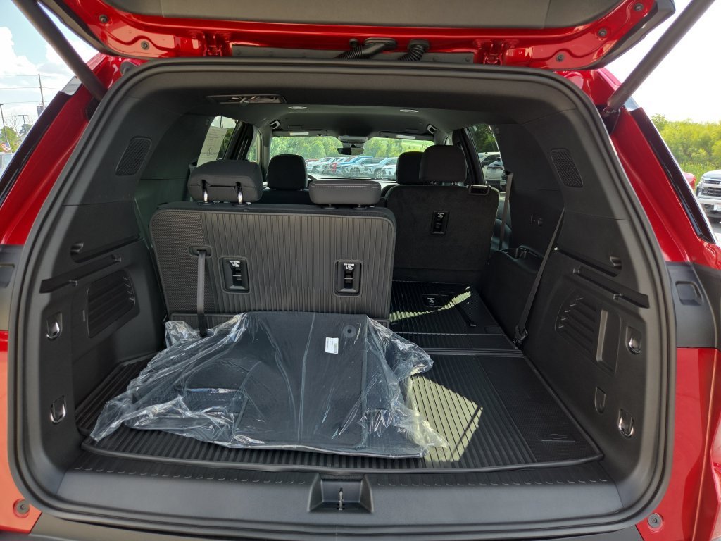 2027 Chevrolet Traverse LT - Photo 28