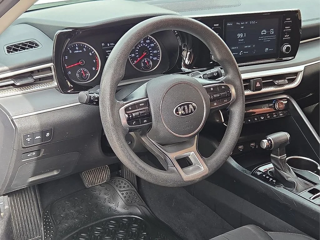 Used 2021 White Kia LXS image 14