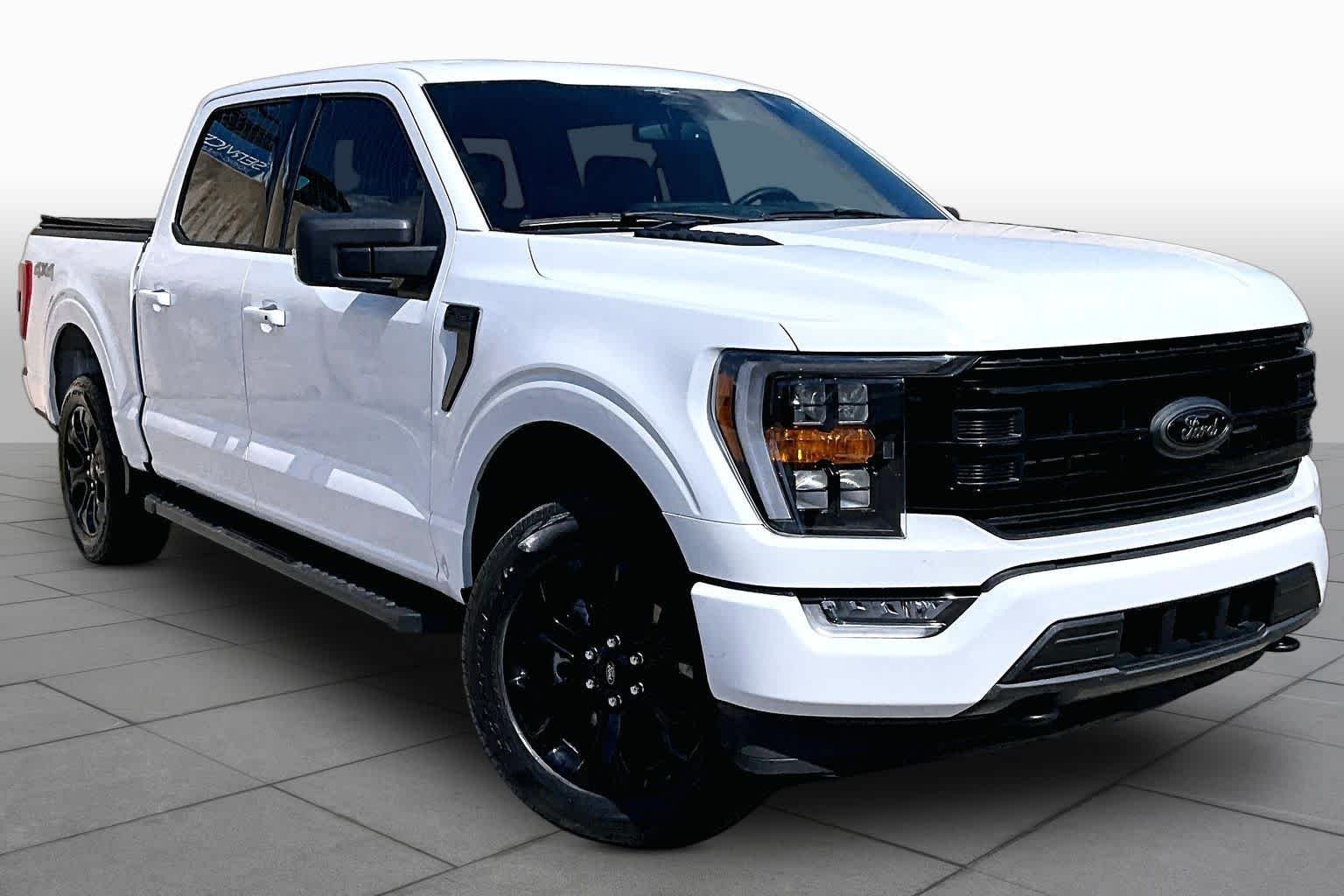 Used 2023 Oxford White Ford XLT image 3