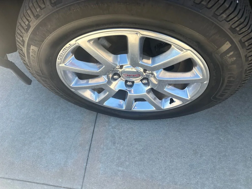 Used 2015 Gray GMC Denali image 40