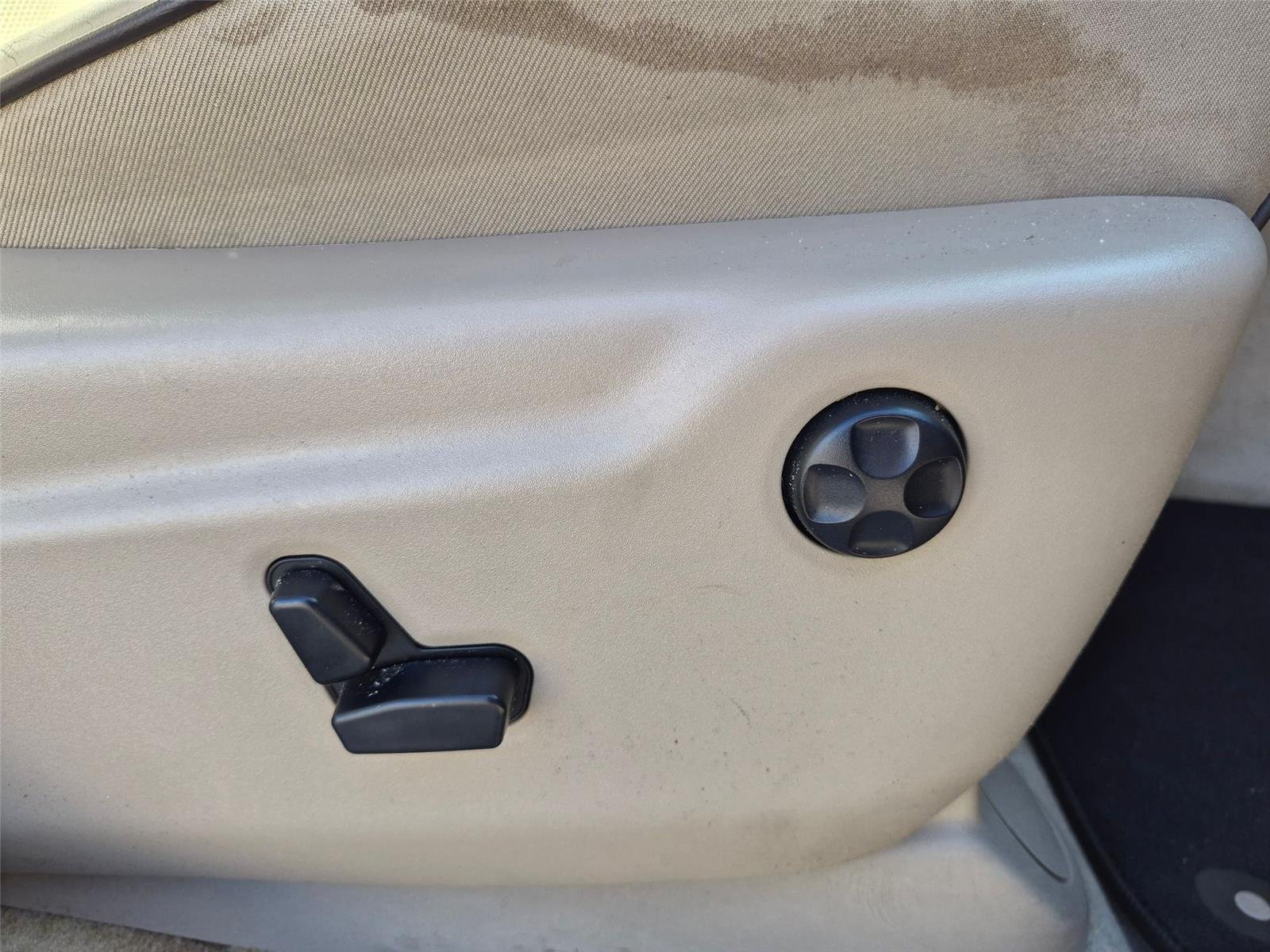 Used 2017 Walnut Brown Jeep Overland image 32