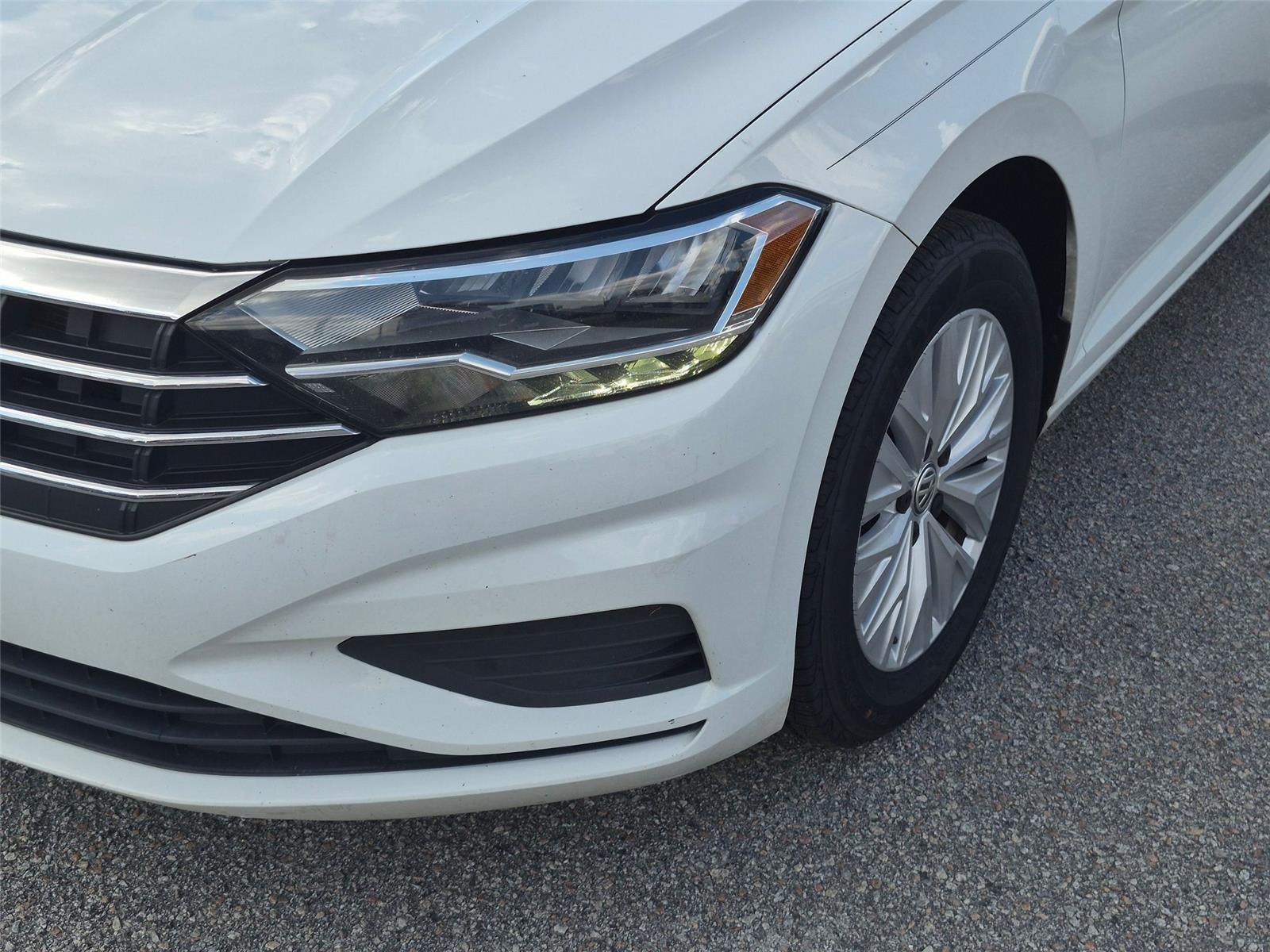Used 2019 Pure White Volkswagen S image 10