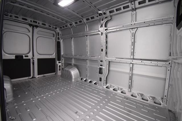 New 2026 Bright Silver Metallic Clear-Coat Exterior Paint RAM Tradesman image 33
