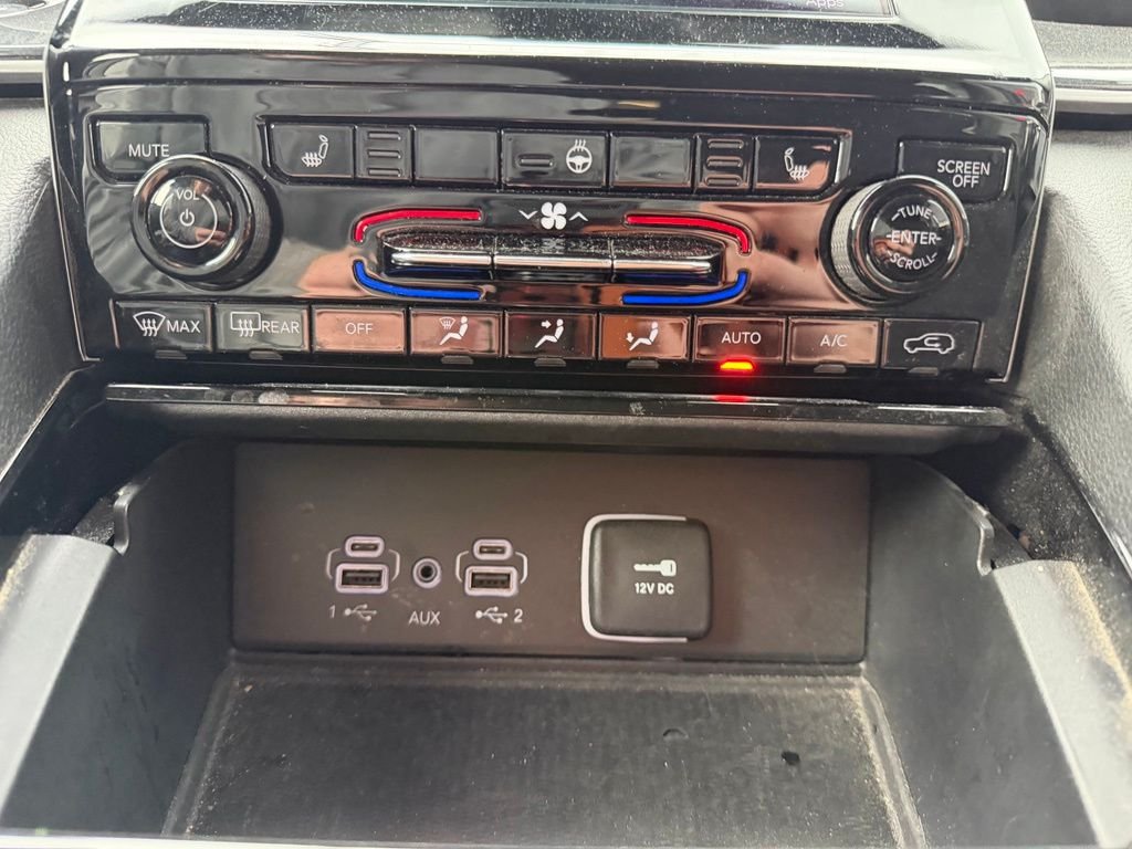 Used 2023 Gray Jeep Laredo image 23