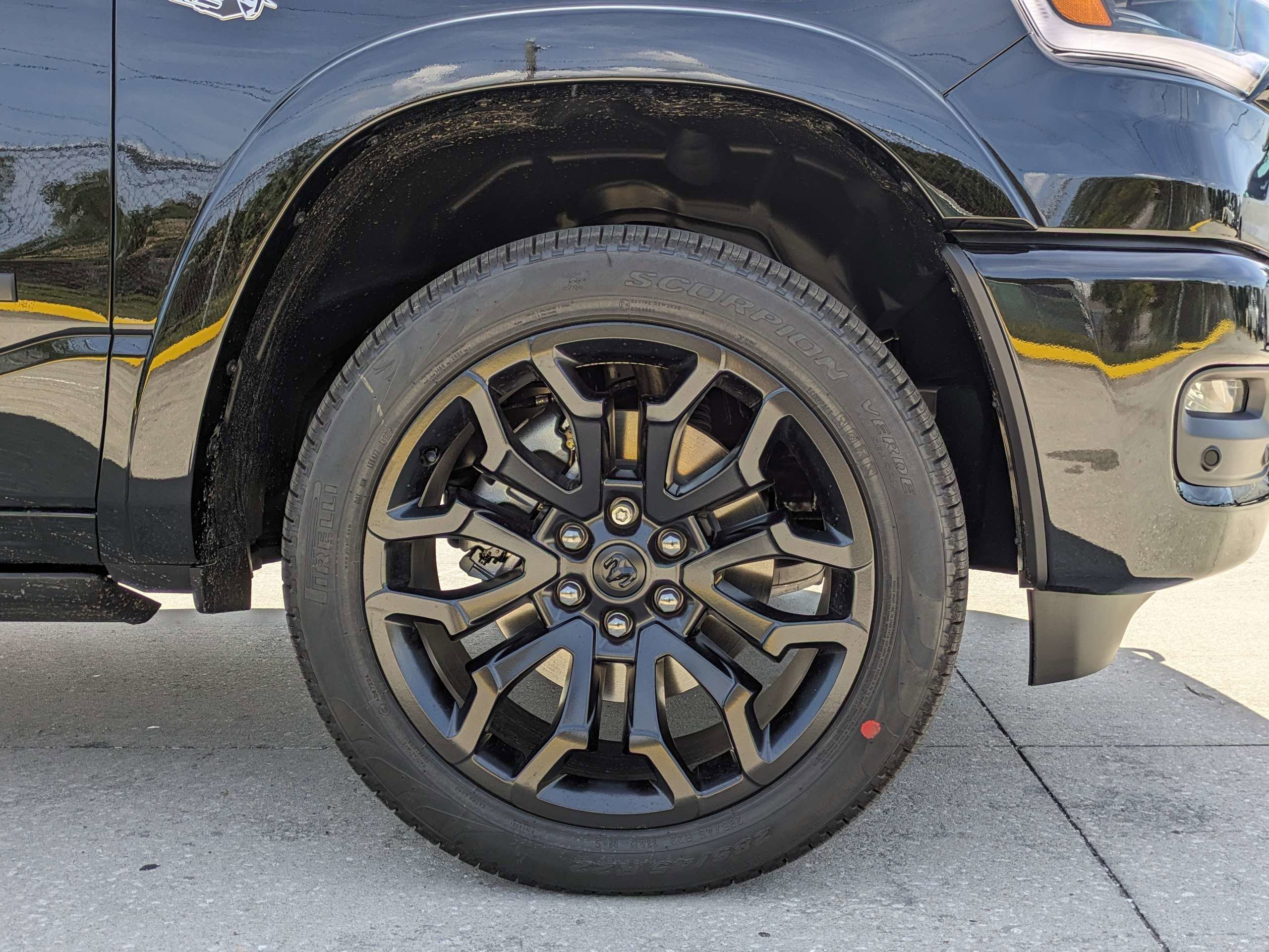 New 2026 Diamond Black Crystal Pearl-Coat Exterior Paint RAM Limited image 10