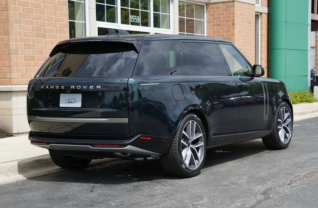 New 2026 British Racing Green Land Rover SE image 6