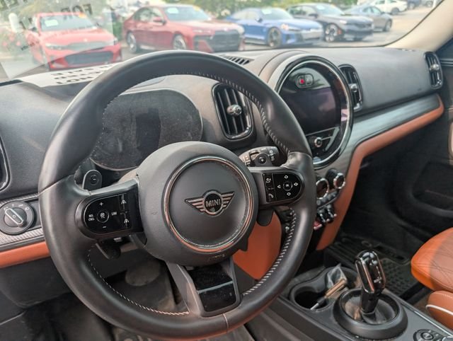 Used 2022 Sage Green Metallic MINI Classic image 18
