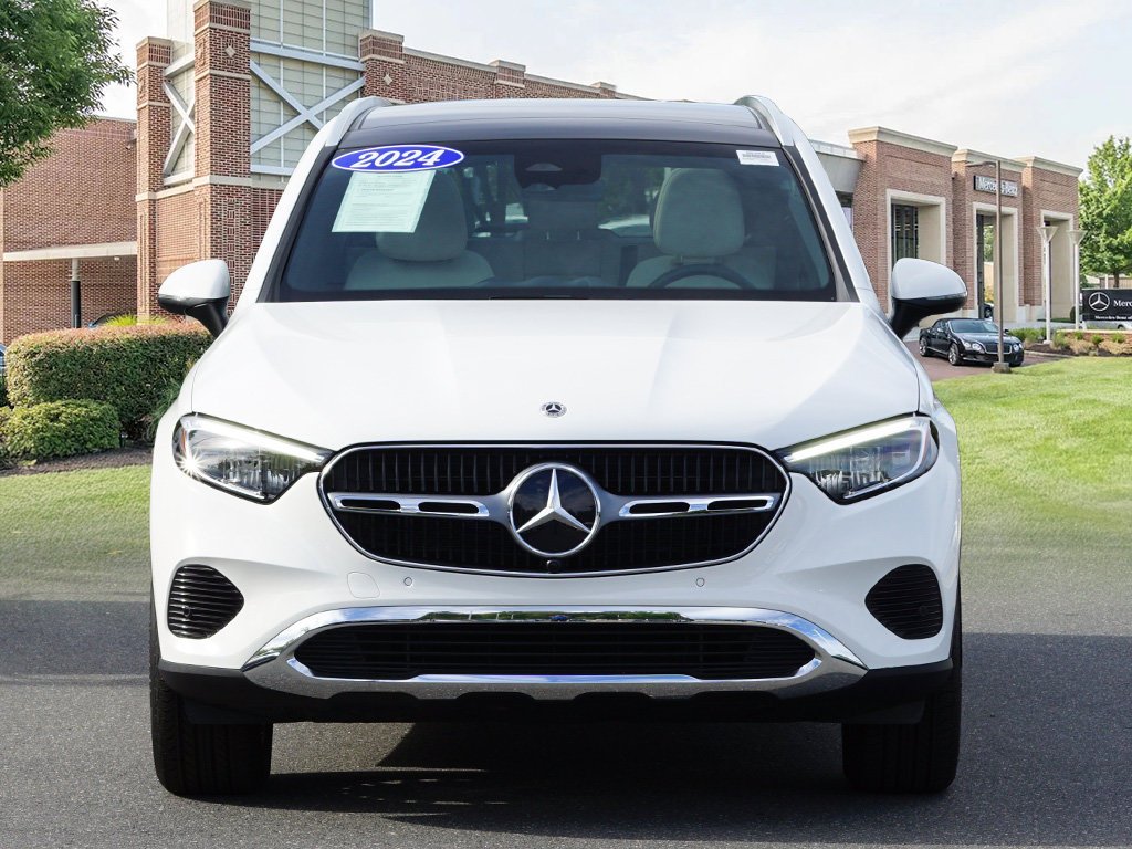 Certified Used 2024 Polar White Mercedes-Benz GLC 300 image 2