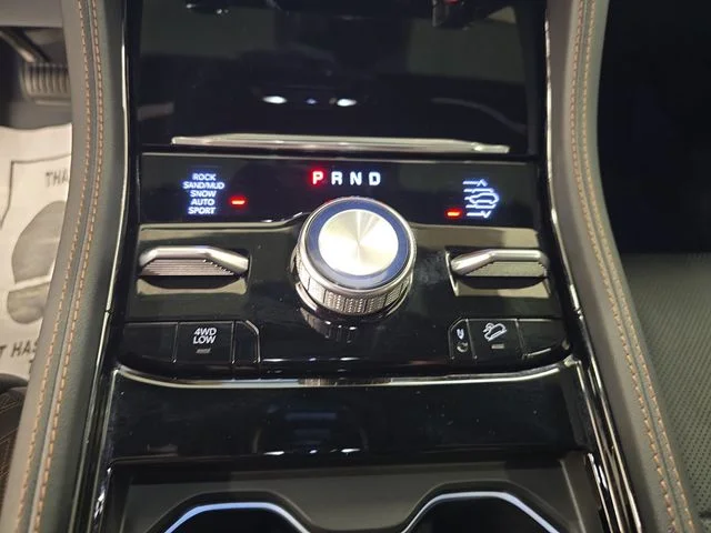 Used 2024 Metallic Jeep Summit Reserve image 28