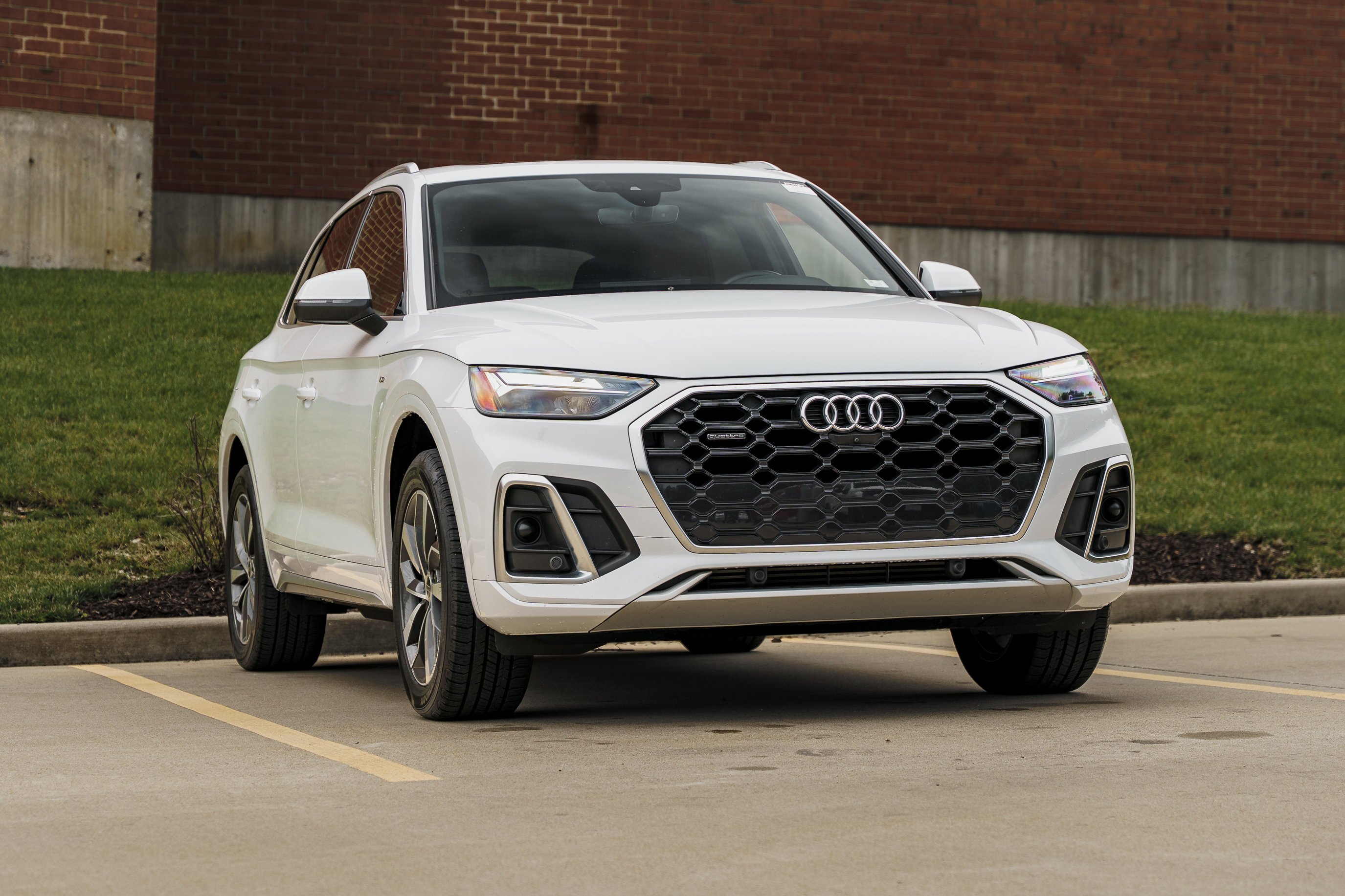 2023 Audi Q5 45 Premium Plus's photo