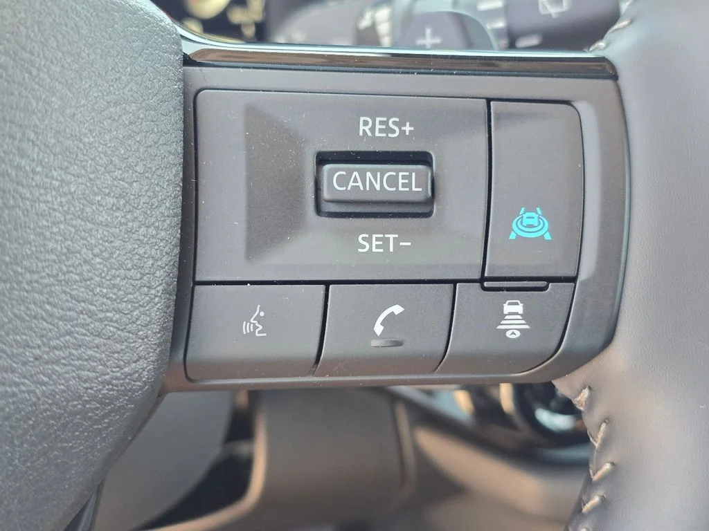 Used 2026 White Nissan Platinum image 25