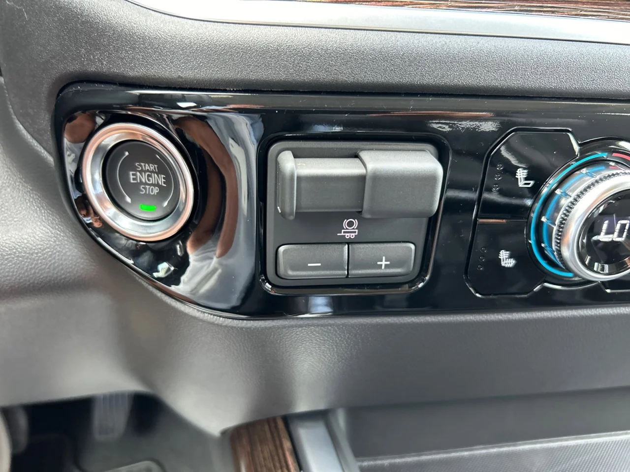 New 2026 Onyx Black GMC Elevation image 14