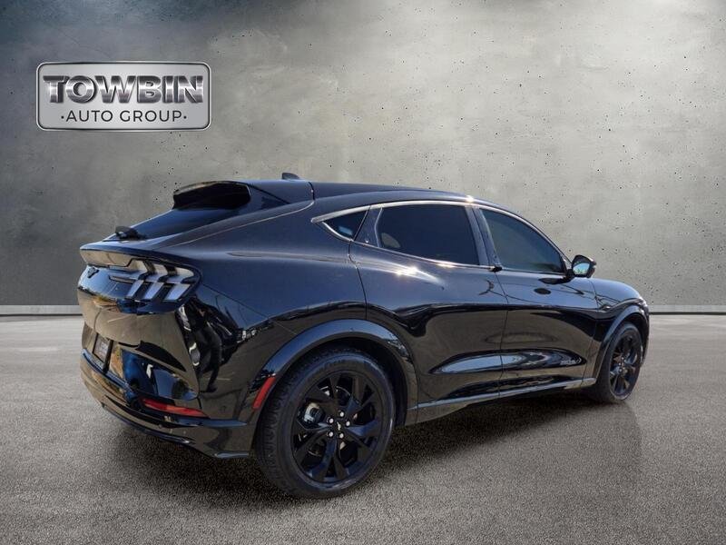 Used 2023 Shadow Black FORD PREMIUM AWD image 4