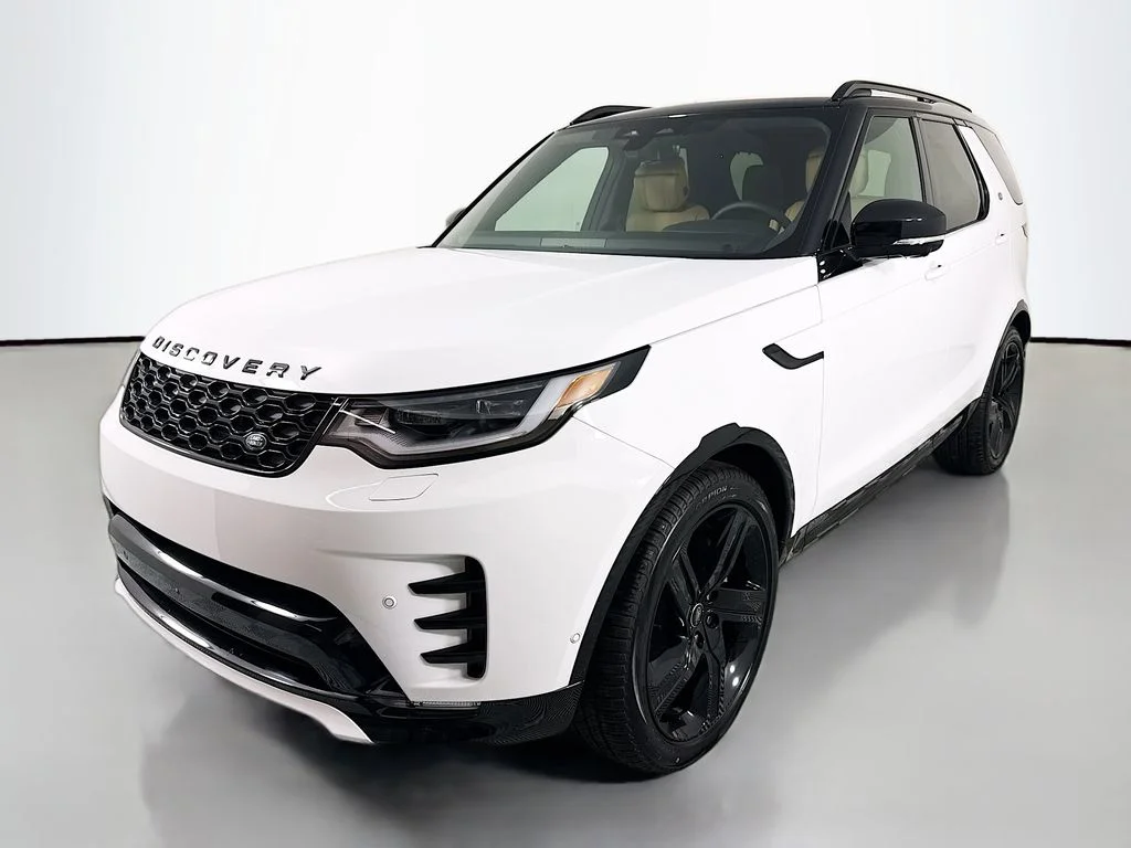 2026 Land Rover Discovery P300 Dynamic SE's photo